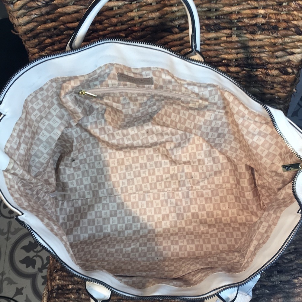 London Fog large floral handbag - Picture 4 of 10